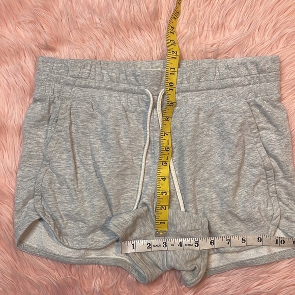 Champion Gray Sweatpants Shorts Size Medium - Picture 5 of 5